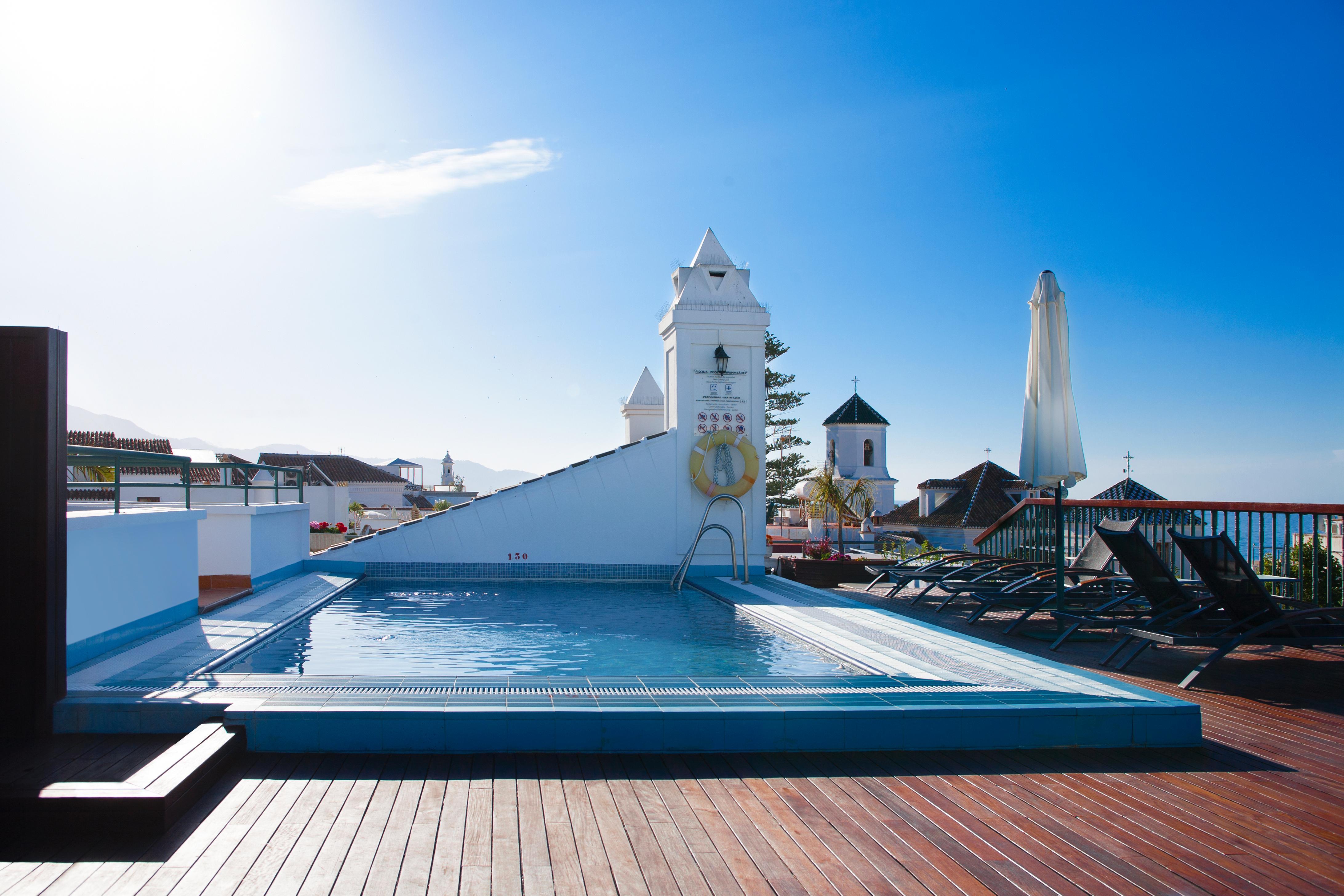 Hotel Plaza Cavana Нерха Екстер'єр фото