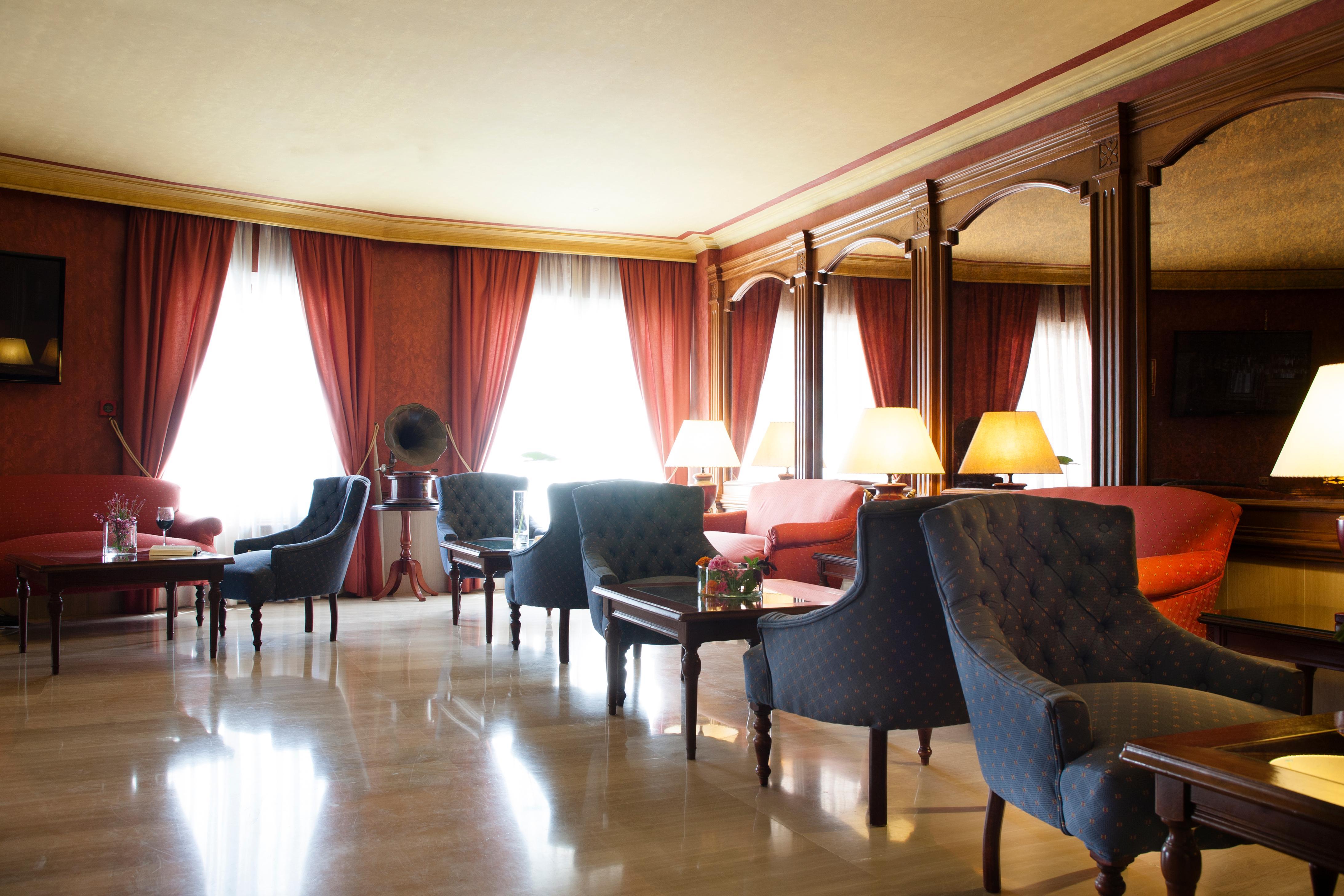 Hotel Plaza Cavana Нерха Екстер'єр фото