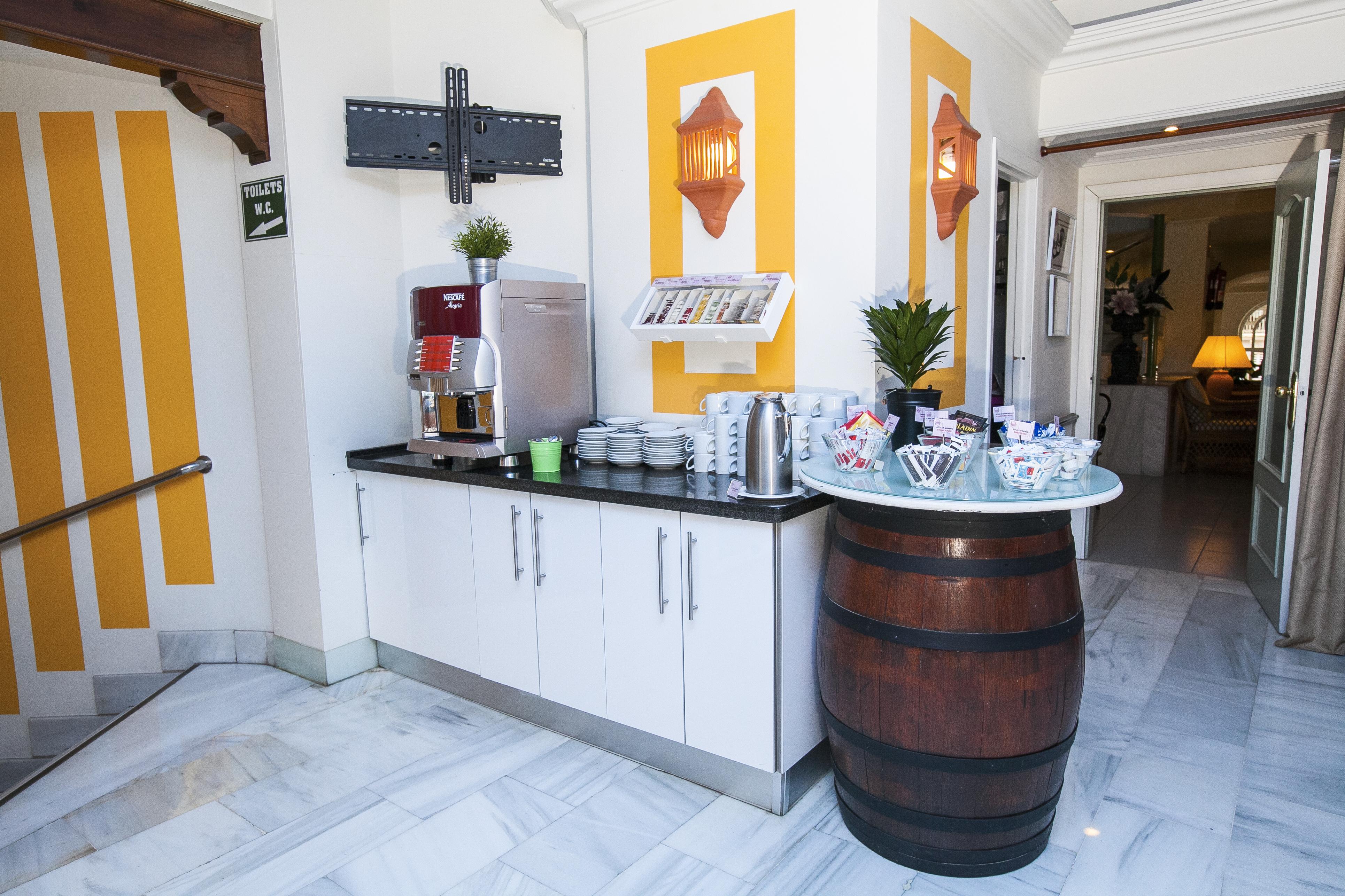 Hotel Plaza Cavana Нерха Екстер'єр фото