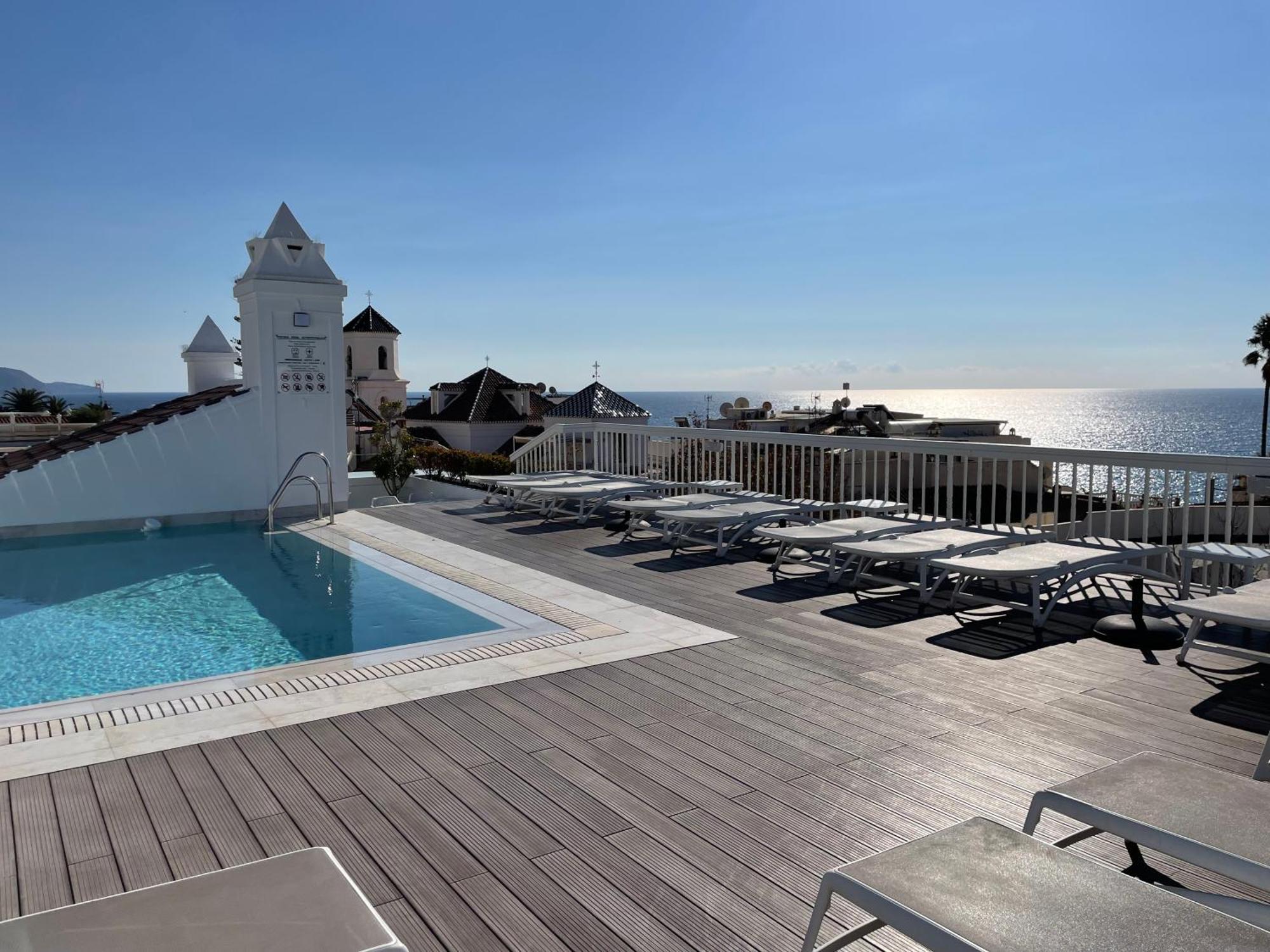 Hotel Plaza Cavana Нерха Екстер'єр фото