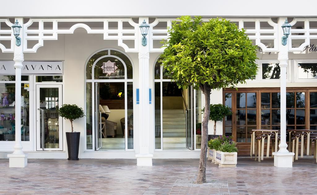 Hotel Plaza Cavana Нерха Екстер'єр фото