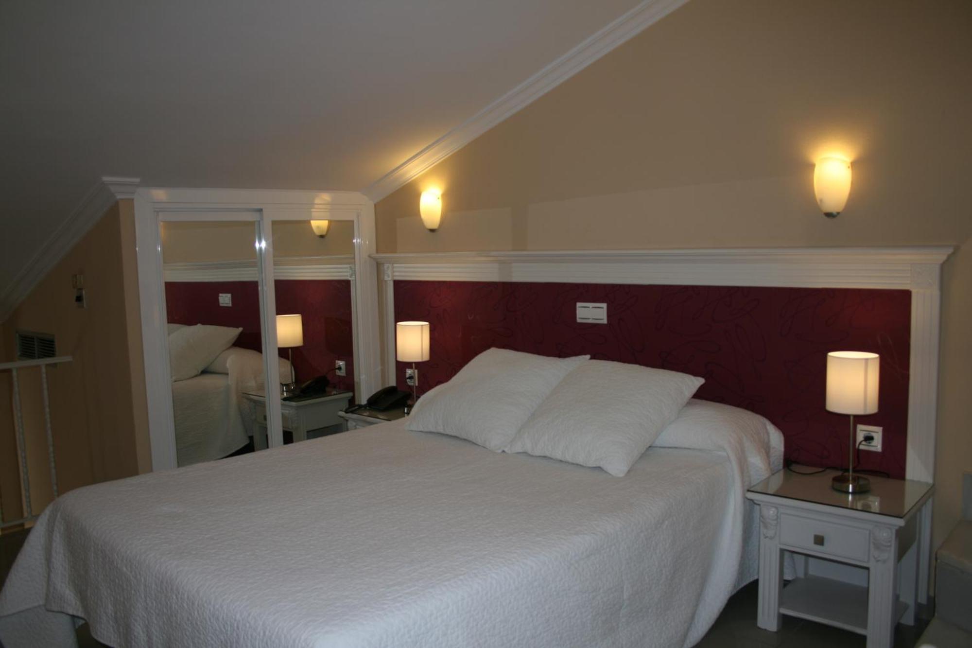 Hotel Plaza Cavana Нерха Екстер'єр фото