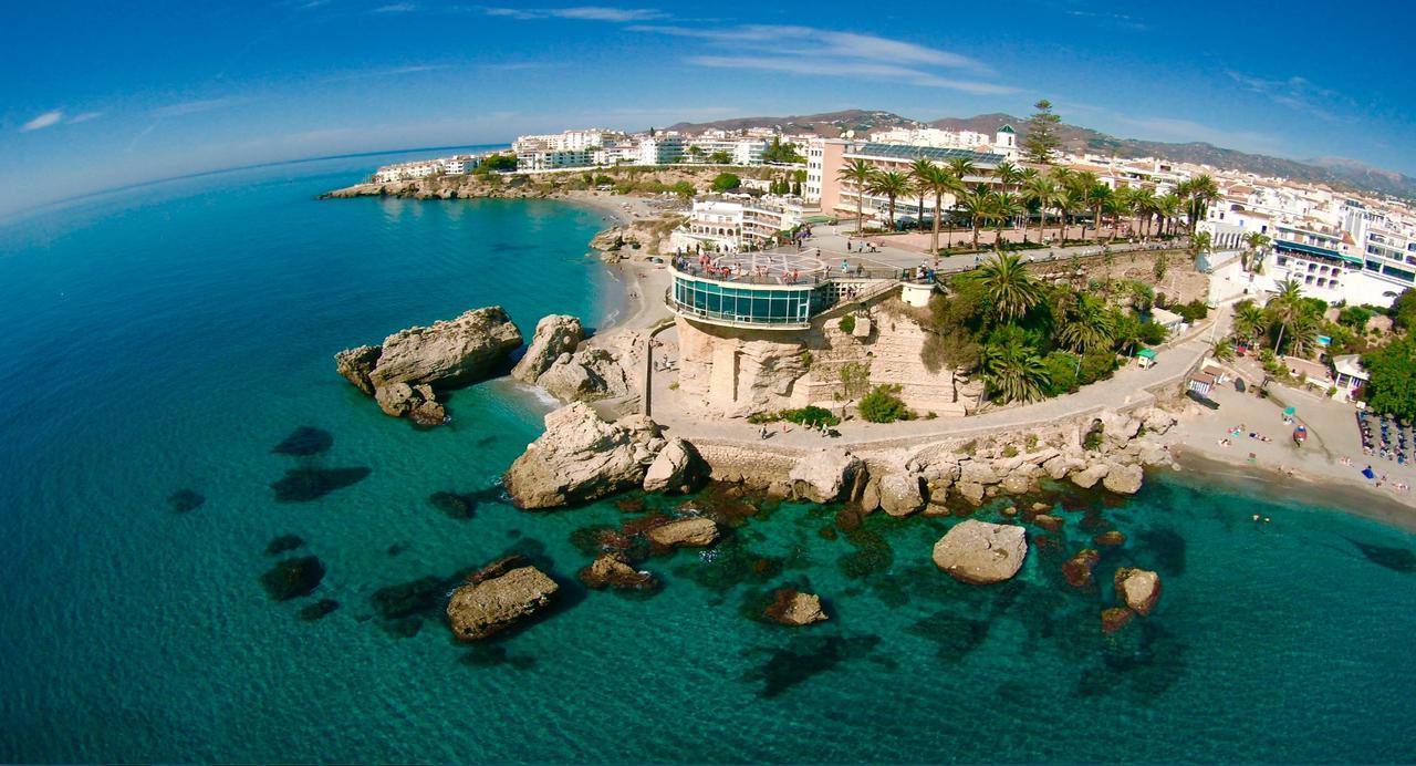 Hotel Plaza Cavana Нерха Екстер'єр фото
