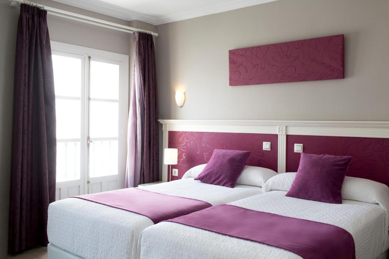 Hotel Plaza Cavana Нерха Екстер'єр фото
