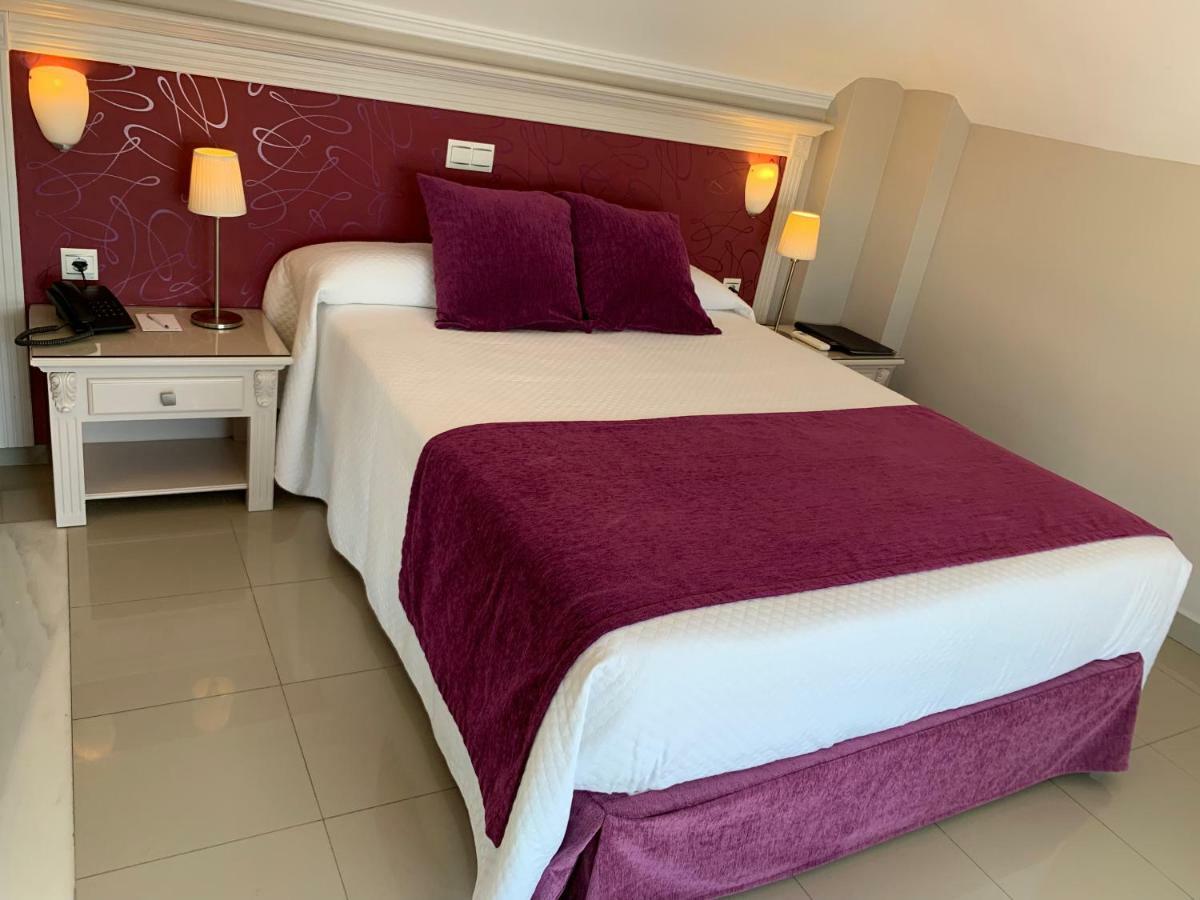 Hotel Plaza Cavana Нерха Екстер'єр фото